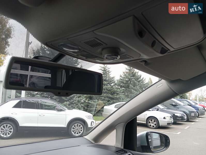 Минивэн Volkswagen Touran 2012 в Киеве фото 23 Минивэн Volkswagen Touran 2012 в Киеве