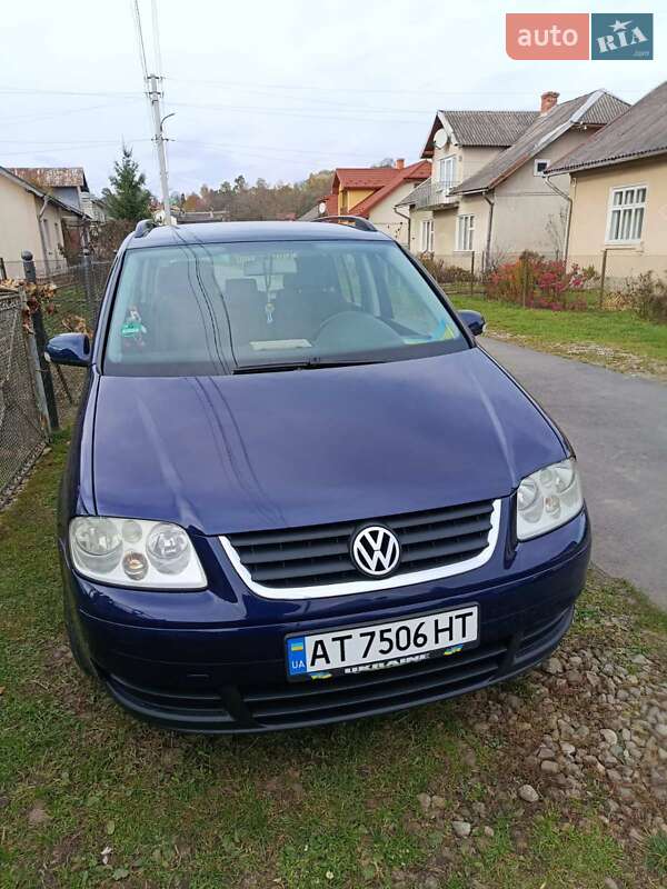 Минивэн Volkswagen Touran 2006 в Калуше