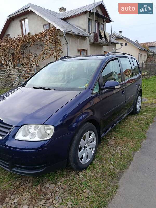 Минивэн Volkswagen Touran 2006 в Калуше