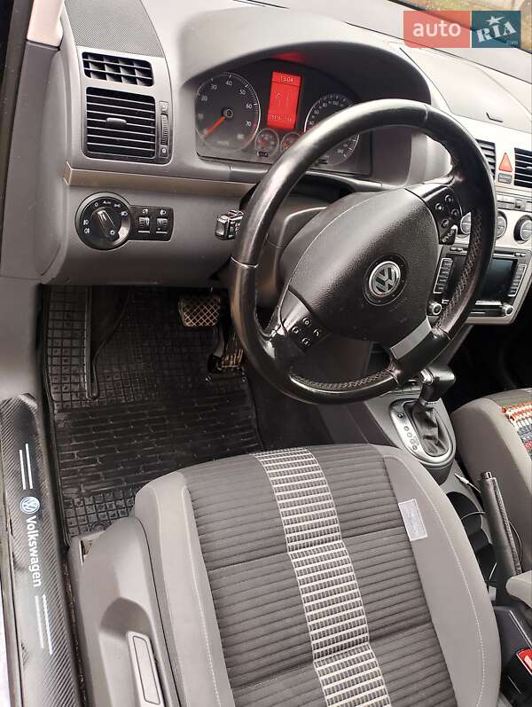Минивэн Volkswagen Touran 2009 в Крыжополе фото 24 Минивэн Volkswagen Touran 2009 в Крыжополе