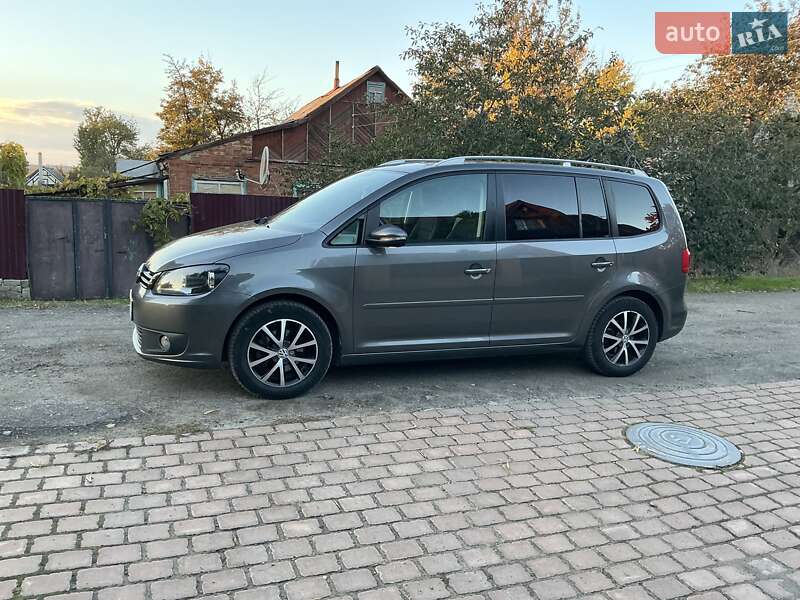 Мінівен Volkswagen Touran 2014 в Києві