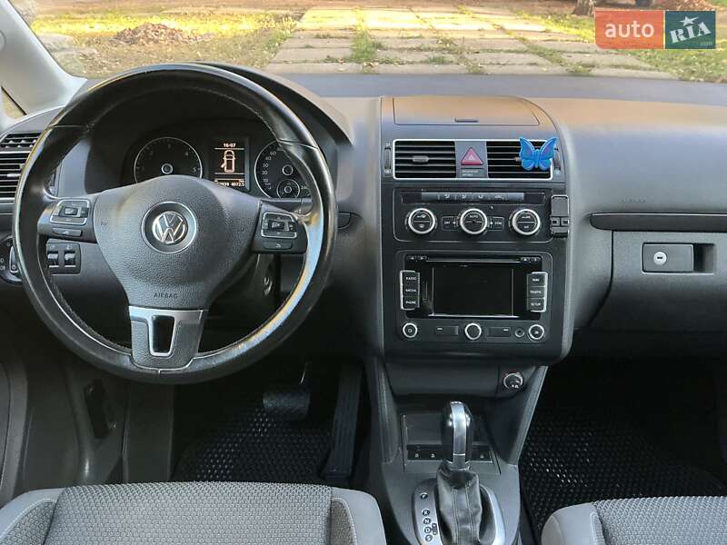 Мінівен Volkswagen Touran 2014 в Києві