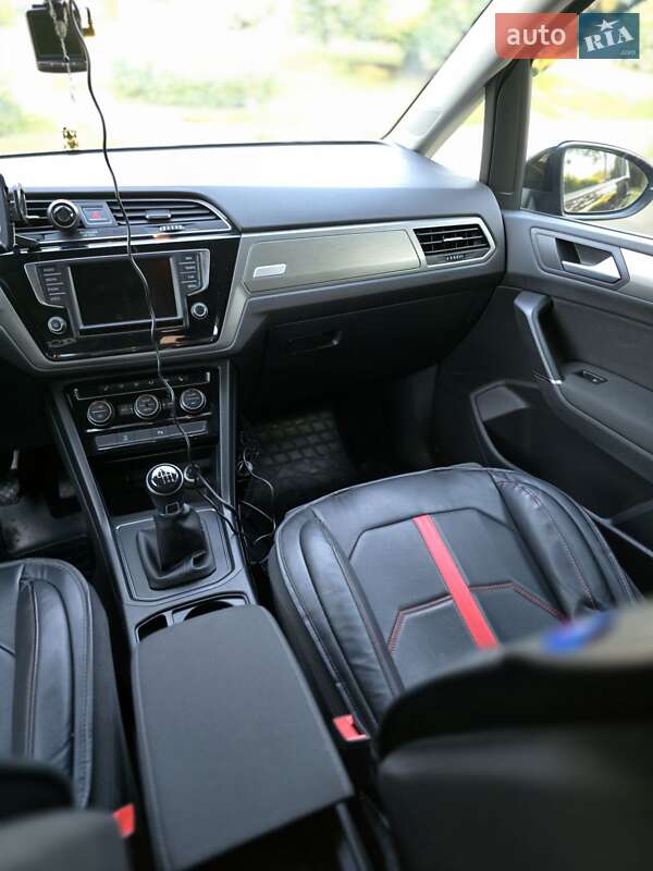 Мікровен Volkswagen Touran 2017 в Бориславі