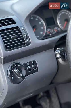 Минивэн Volkswagen Touran 2007 в 