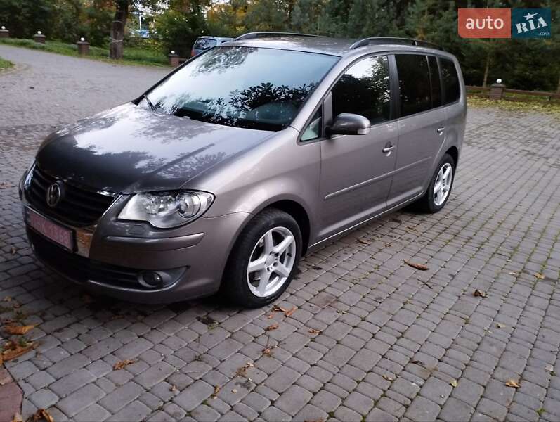Минивэн Volkswagen Touran 2007 в Самборе