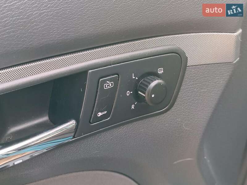 Мінівен Volkswagen Touran 2005 в Харкові