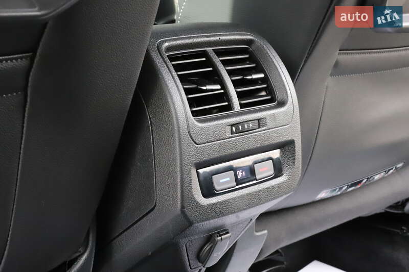 Микровэн Volkswagen Touran 2018 в Дрогобыче