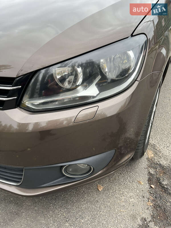 Минивэн Volkswagen Touran 2012 в Киеве
