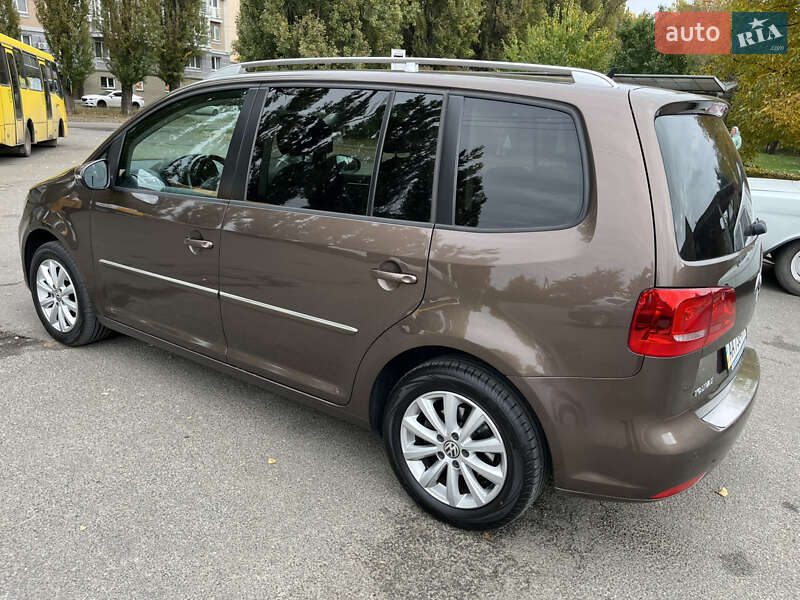 Минивэн Volkswagen Touran 2012 в Киеве