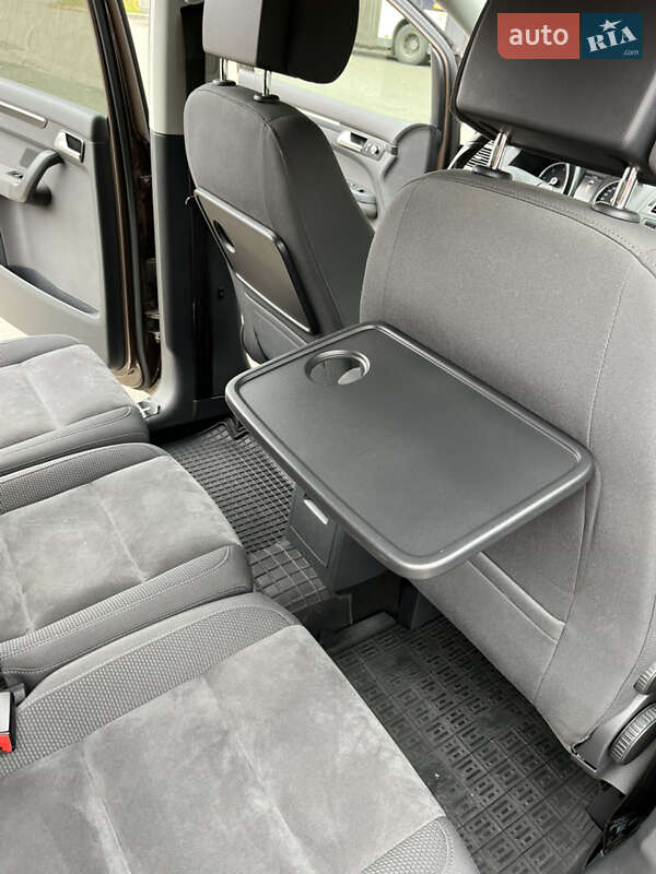 Минивэн Volkswagen Touran 2012 в Киеве