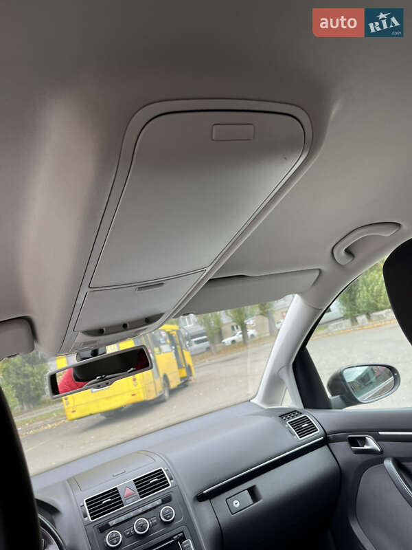Минивэн Volkswagen Touran 2012 в Киеве