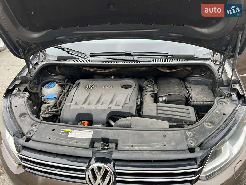 Минивэн Volkswagen Touran 2012 в Киеве