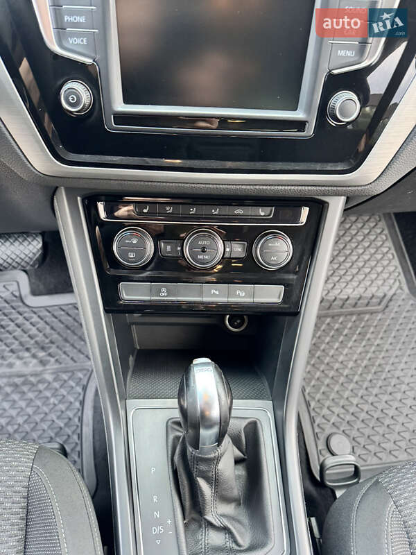 Микровэн Volkswagen Touran 2017 в Луцке фото 7 Микровэн Volkswagen Touran 2017 в Луцке