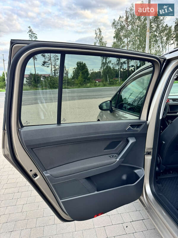 Микровэн Volkswagen Touran 2017 в Луцке фото 16 Микровэн Volkswagen Touran 2017 в Луцке