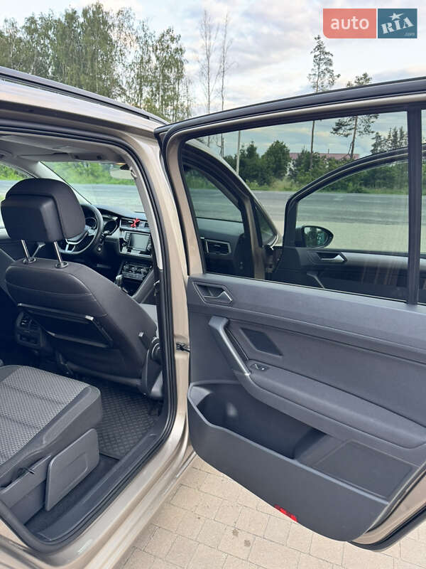 Микровэн Volkswagen Touran 2017 в Луцке фото 20 Микровэн Volkswagen Touran 2017 в Луцке