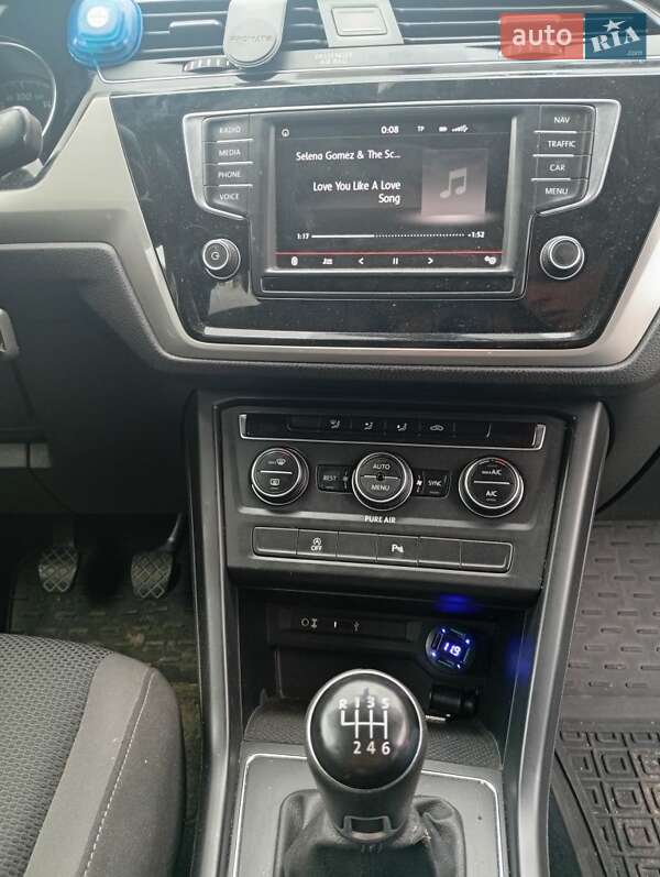 Volkswagen Touran 2015