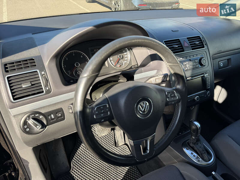 Минивэн Volkswagen Touran 2011 в Ковеле