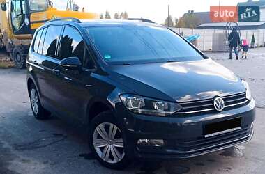 Мінівен Volkswagen Touran 2015 в Почаєві