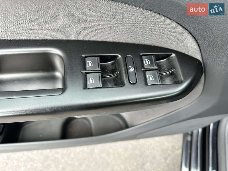 Минивэн Volkswagen Touran 2006 в Виннице фото 35 Минивэн Volkswagen Touran 2006 в Виннице