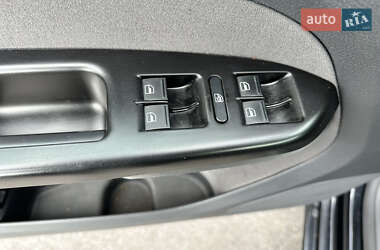 Минивэн Volkswagen Touran 2006 в 