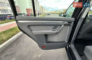 Минивэн Volkswagen Touran 2006 в 
