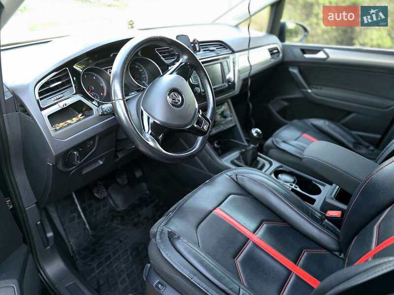 Мікровен Volkswagen Touran 2017 в Бориславі