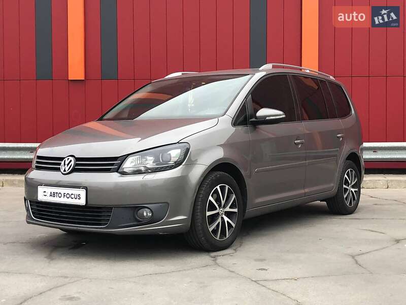 Мінівен Volkswagen Touran 2010 в Києві