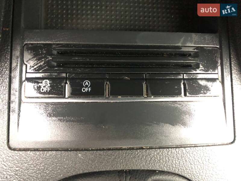 Мінівен Volkswagen Touran 2010 в Києві