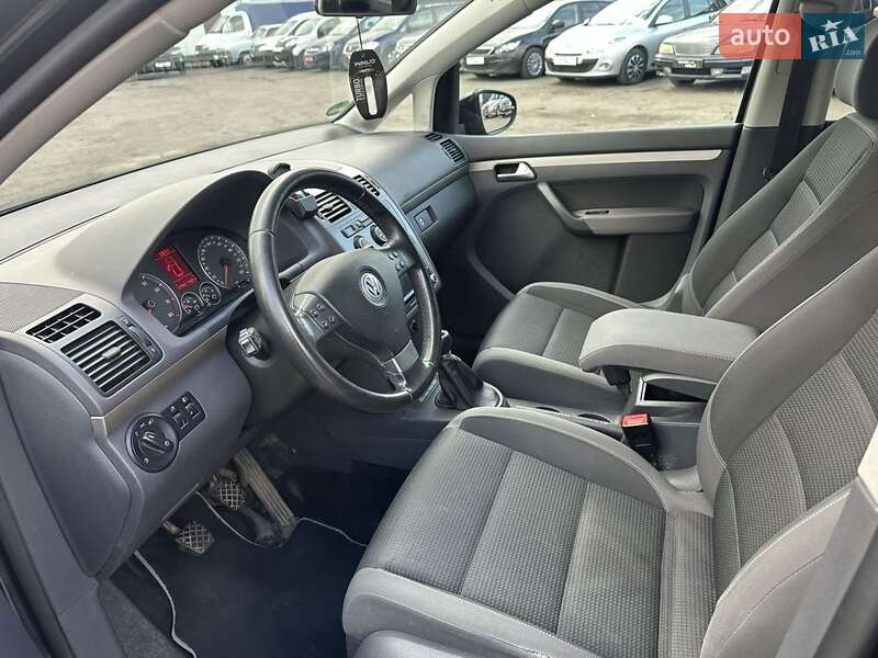 Минивэн Volkswagen Touran 2009 в Кривом Роге фото 9 Минивэн Volkswagen Touran 2009 в Кривом Роге