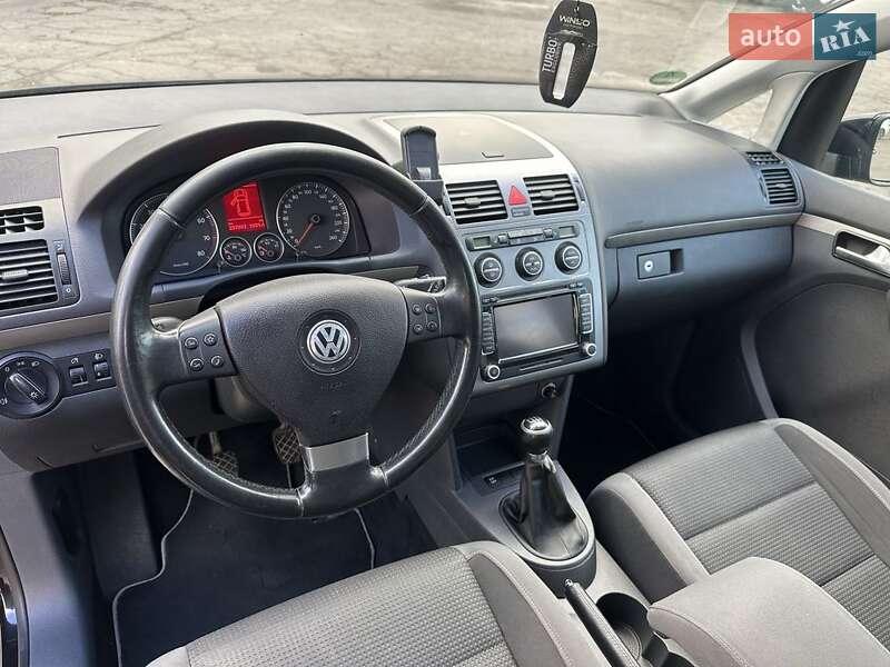Минивэн Volkswagen Touran 2009 в Кривом Роге фото 11 Минивэн Volkswagen Touran 2009 в Кривом Роге
