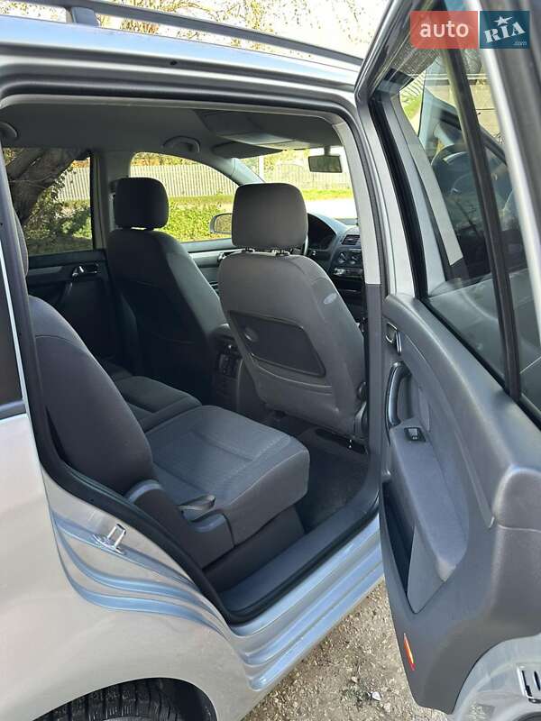 Минивэн Volkswagen Touran 2005 в Ивано-Франковске фото 4 Минивэн Volkswagen Touran 2005 в Ивано-Франковске