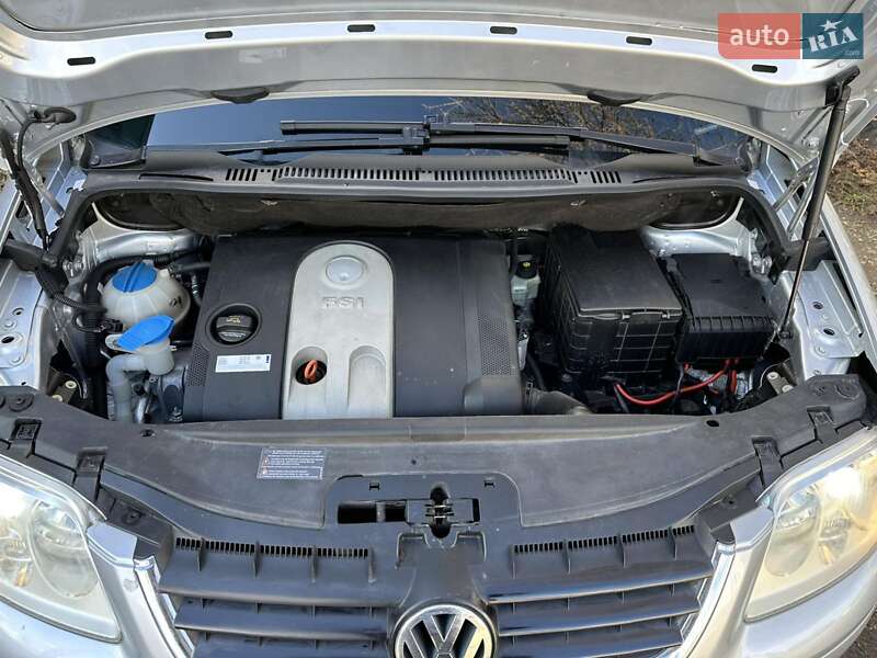 Минивэн Volkswagen Touran 2005 в Ивано-Франковске фото 14 Минивэн Volkswagen Touran 2005 в Ивано-Франковске