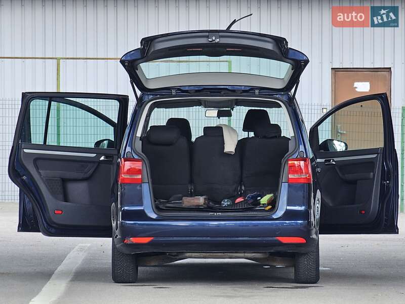 Мінівен Volkswagen Touran 2010 в Києві фото 7 Мінівен Volkswagen Touran 2010 в Києві