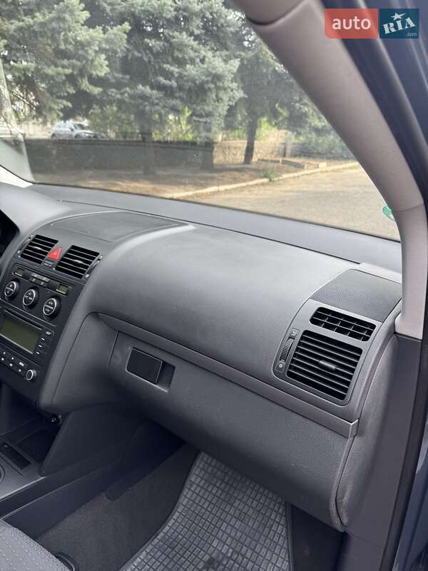 Мінівен Volkswagen Touran 2005 в Вознесенську фото 8 Мінівен Volkswagen Touran 2005 в Вознесенську