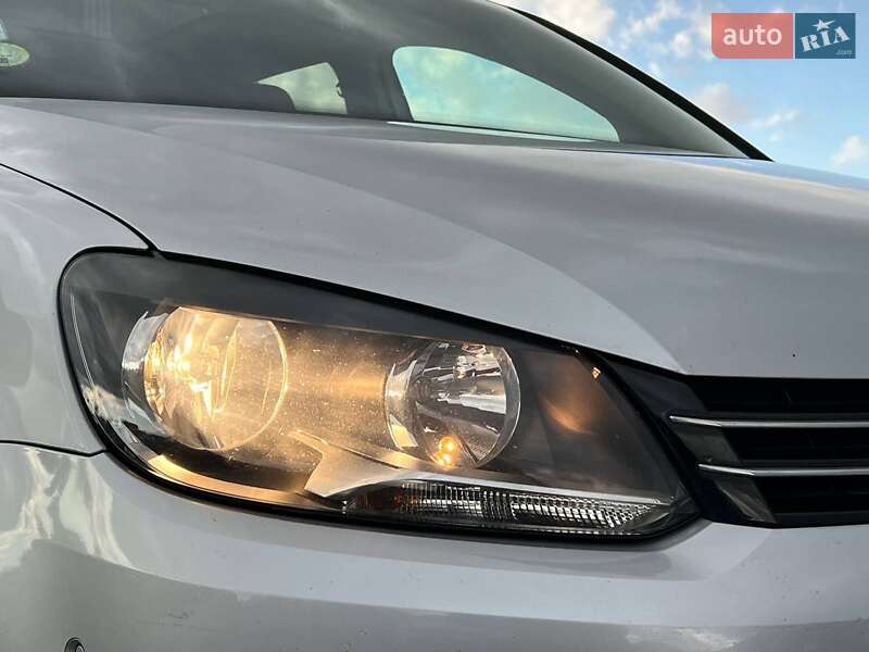 Мінівен Volkswagen Touran 2012 в Львові