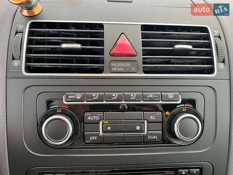 Мінівен Volkswagen Touran 2012 в Львові