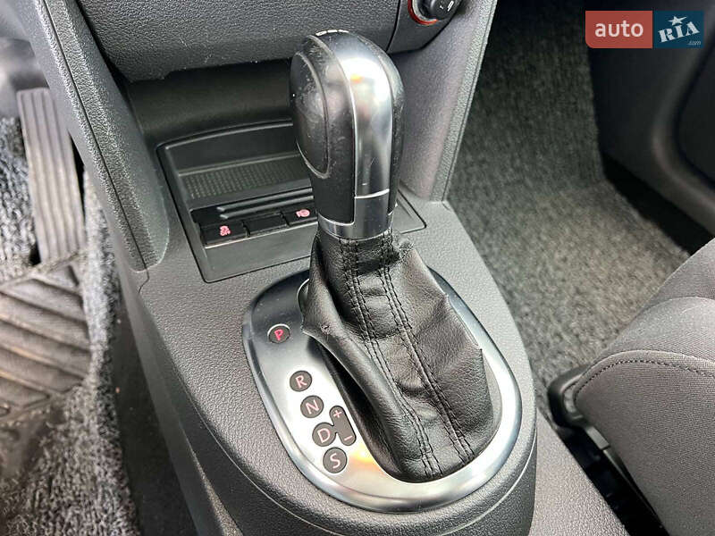 Мінівен Volkswagen Touran 2012 в Львові