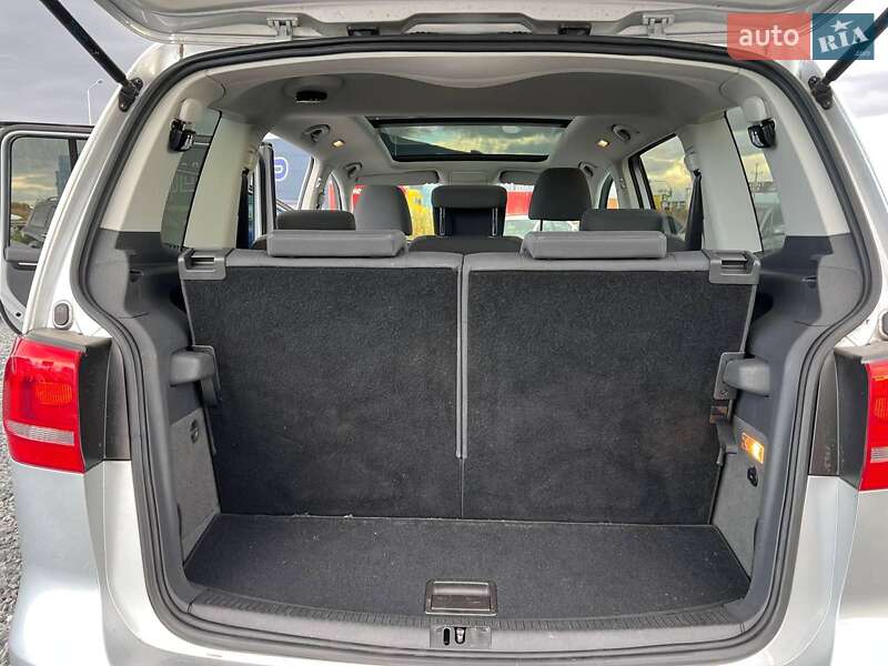 Мінівен Volkswagen Touran 2012 в Львові