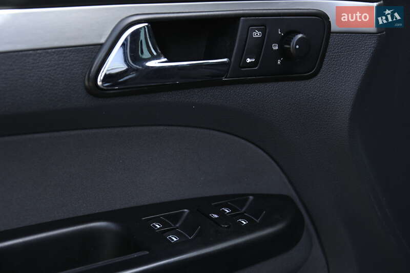 Минивэн Volkswagen Touran 2004 в Бердичеве фото 14 Минивэн Volkswagen Touran 2004 в Бердичеве