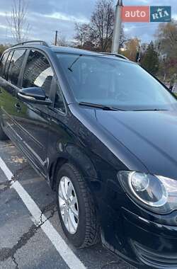Мінівен Volkswagen Touran 2010 в Львові
