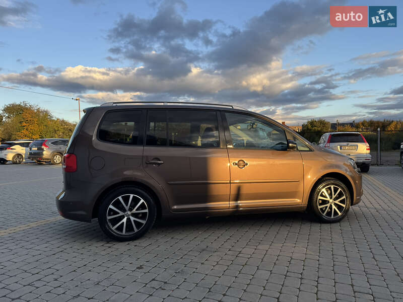 Мінівен Volkswagen Touran 2011 в Коломиї
