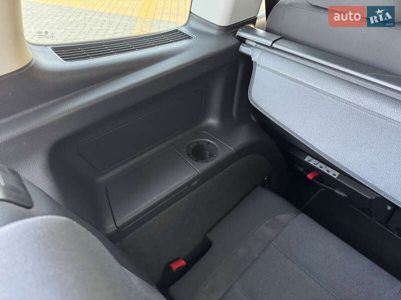 Мінівен Volkswagen Touran 2011 в Коломиї