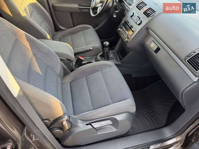 Мінівен Volkswagen Touran 2011 в Коломиї