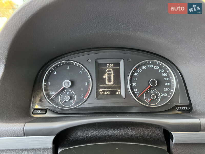 Мінівен Volkswagen Touran 2011 в Коломиї