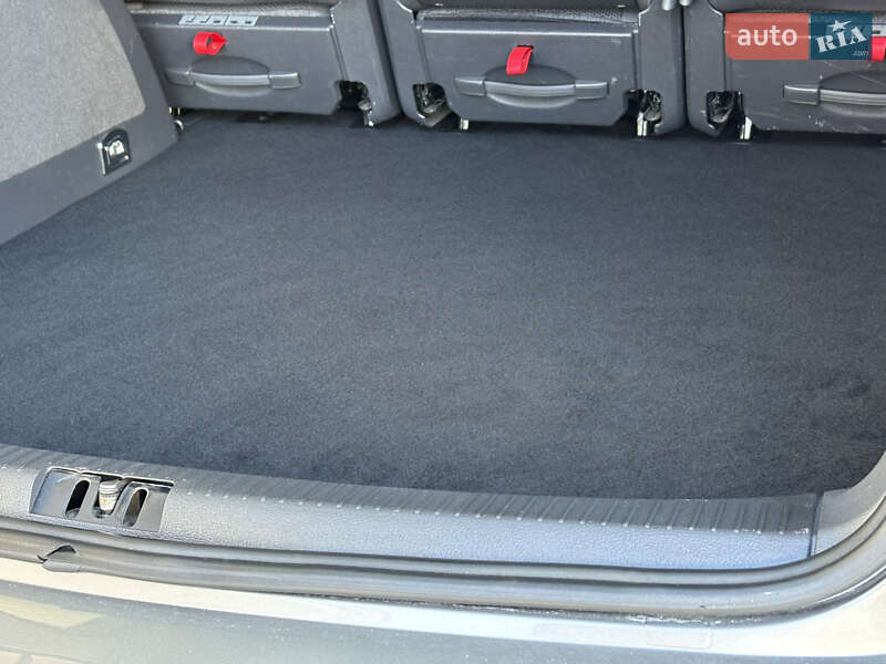 Минивэн Volkswagen Touran 2011 в Житомире