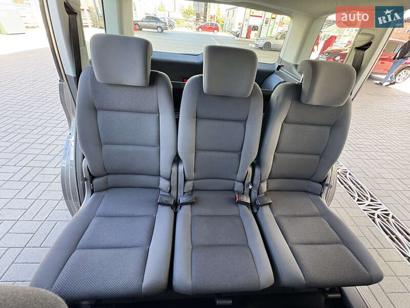 Минивэн Volkswagen Touran 2011 в Житомире