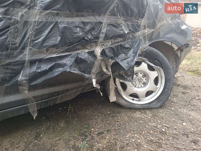 Минивэн Volkswagen Touran 2006 в Самборе