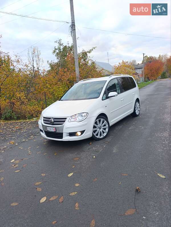 Минивэн Volkswagen Touran 2009 в Луцке