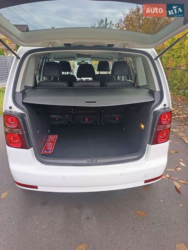 Минивэн Volkswagen Touran 2009 в Луцке