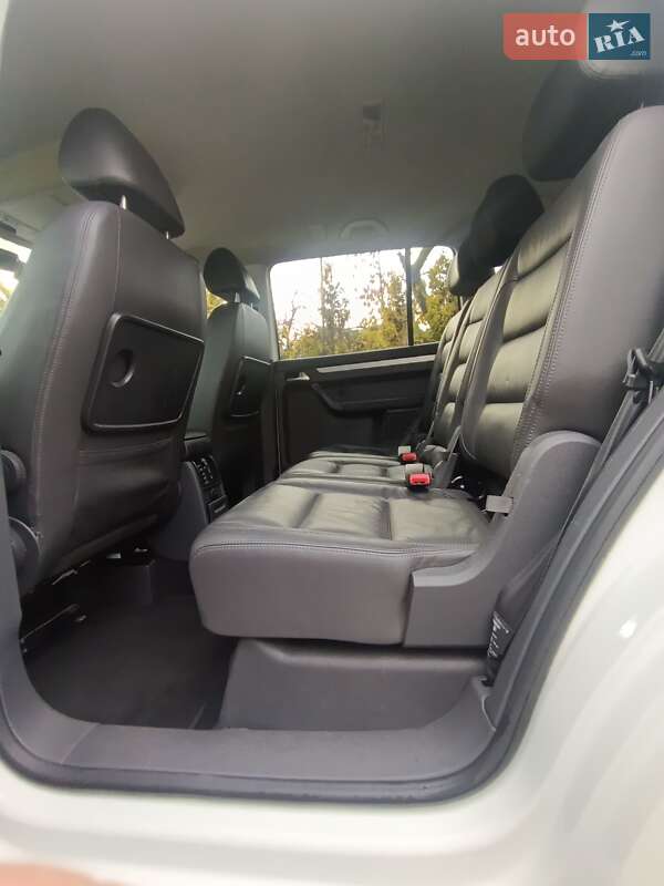 Минивэн Volkswagen Touran 2009 в Луцке